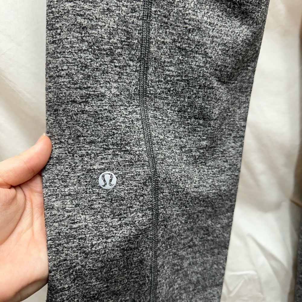 Women’s LuLuLemon Gray and Black Straight Up Pants Size 8 - Picture 10 of 12